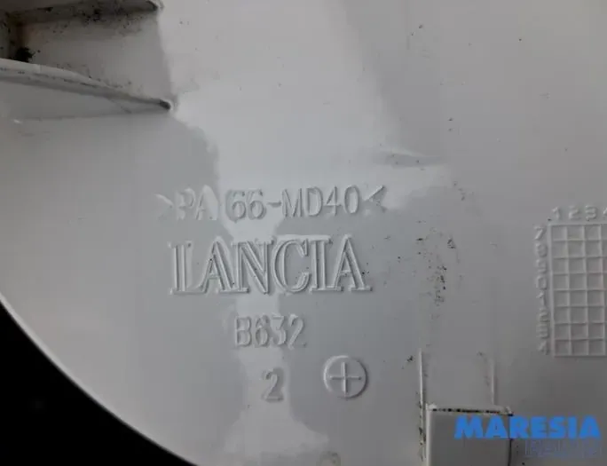 LANCIA Delta 3 generation (2008-2014) Volet du réservoir de carburant 51858215,51809015,735476247 34495421