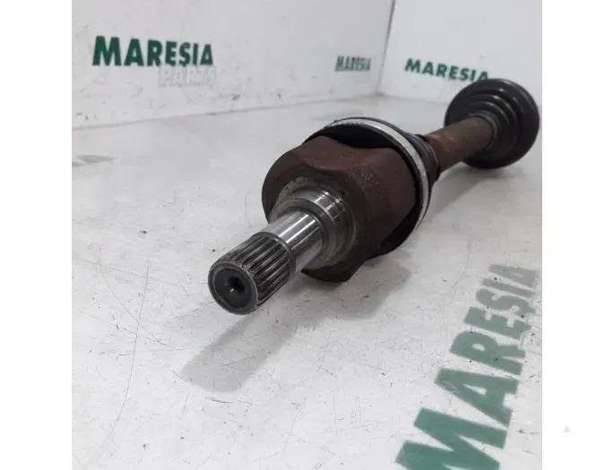 PEUGEOT 3008 Arbre de transmission avant gauche 3272LG,3272ZK,3272LE,3272TZ 26972740