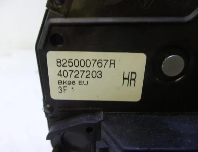 RENAULT Clio 4 generation (2012-2020) Autres parties du corps 825000767R 27654471