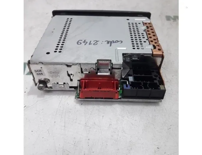 RENAULT Scenic 2 generation (2003-2010) Lecteur de musique sans GPS 8200063350,8200205833 27745410