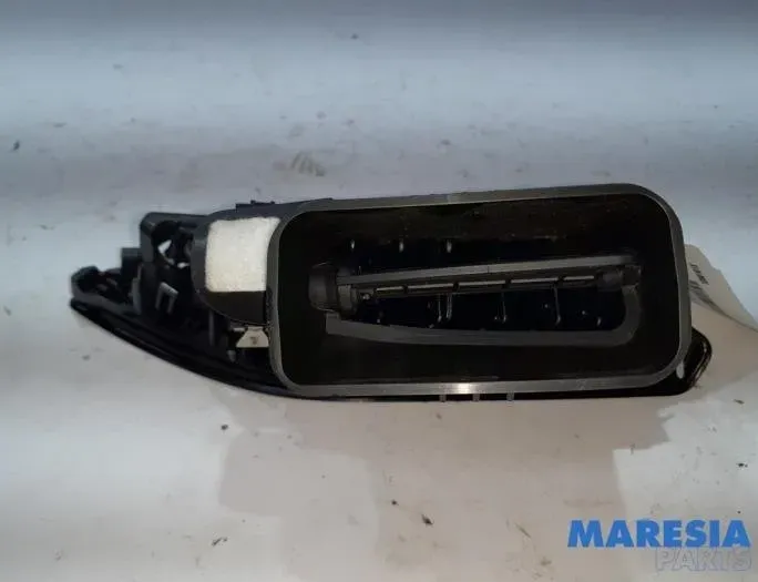 PEUGEOT 208 Peugeot 208 (2012-2015) Tableau de bord 96728486ZD,2770001,1089181X,44719X,9672848677 27824228