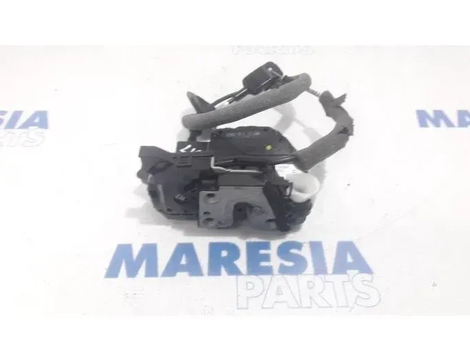 RENAULT Clio 4 generation (2012-2020) Autres parties du corps 40517203,805011929R 27826227
