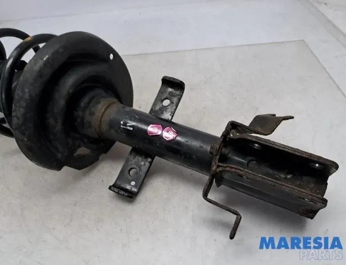 RENAULT Clio 4 generation (2012-2020) Amortisseur Avant Droit 543025760R,543026988R 30441875