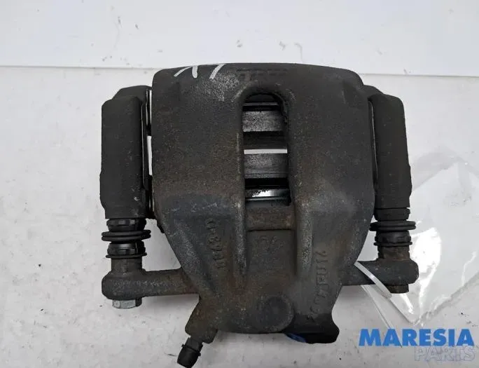 RENAULT Clio 4 generation (2012-2020) Autres parties du corps 7701208332,7711368116,8863D,86693,269WFU16 32741358