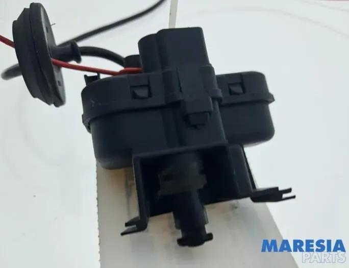 LANCIA Delta 3 generation (2008-2014) Verrouillage du couvercle du réservoir de carburant D3465,50552585,51809016,000186 34495501