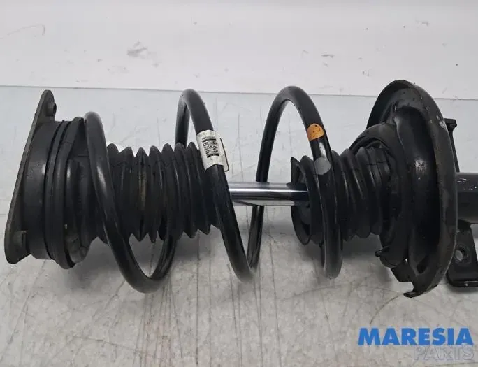 RENAULT Clio 4 generation (2012-2020) Amortisseur Avant Droit 543026988R,543022511R,540103930R,543025760R 34997963