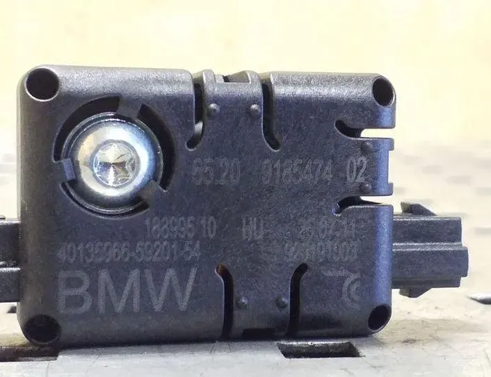 MINI Countryman 1 generation (R60) (2010-2016) Amplificateur d'antenne du couvercle de coffre 9185474,65209185474 26211181