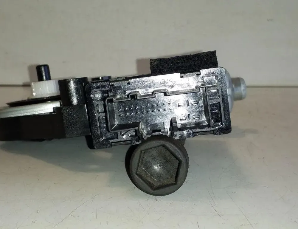 VOLVO XC40 1 generation (2017-2024) Moteur de commande de vitre de porte arrière droite 32283266 32158814