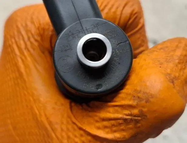 VOLVO S60 1 generation (2000-2009) Injecteur de carburant 8658352 34188604