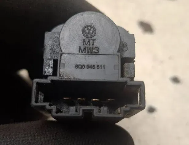 VOLKSWAGEN Polo 4 generation (2001-2009) Capteur de pédale de frein 6Q0945511 34185170