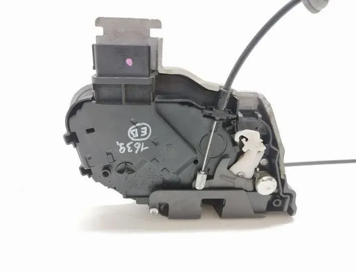 VOLVO V50 1 generation (2003-2012) Serrure de porte avant droite A048069,3158AC75R,30799332 22697432