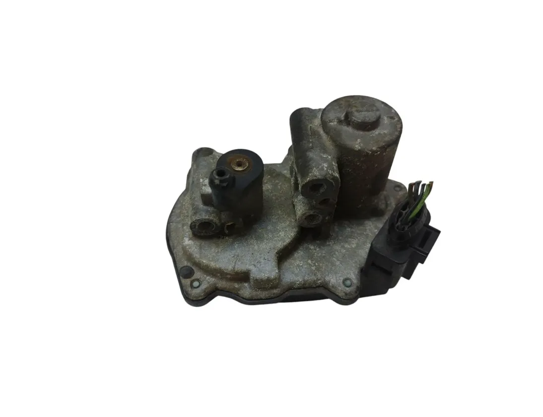 VOLKSWAGEN Passat B6 (2005-2010) Moteur de volet d'air 06F133482B 28352541