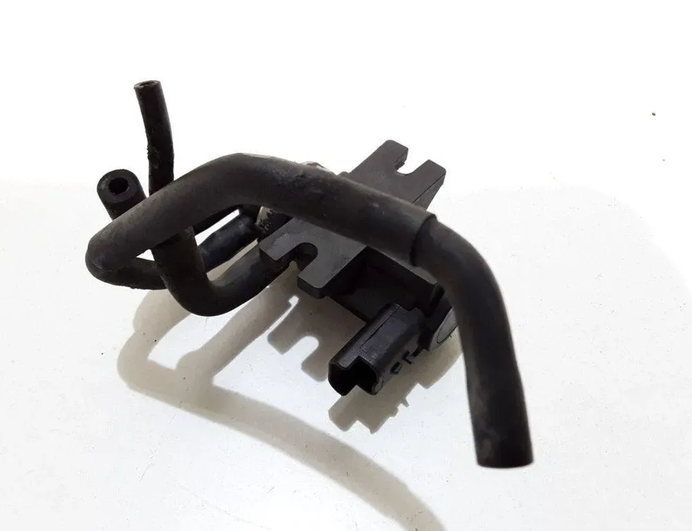 FORD Focus 3 generation (2011-2020) Soupape à vide 70163302 32058237