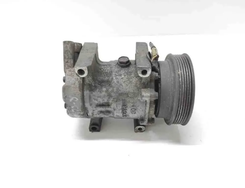 RENAULT Clio 2 generation (1998-2013) Pompe de climatisation 7700273801 32579030