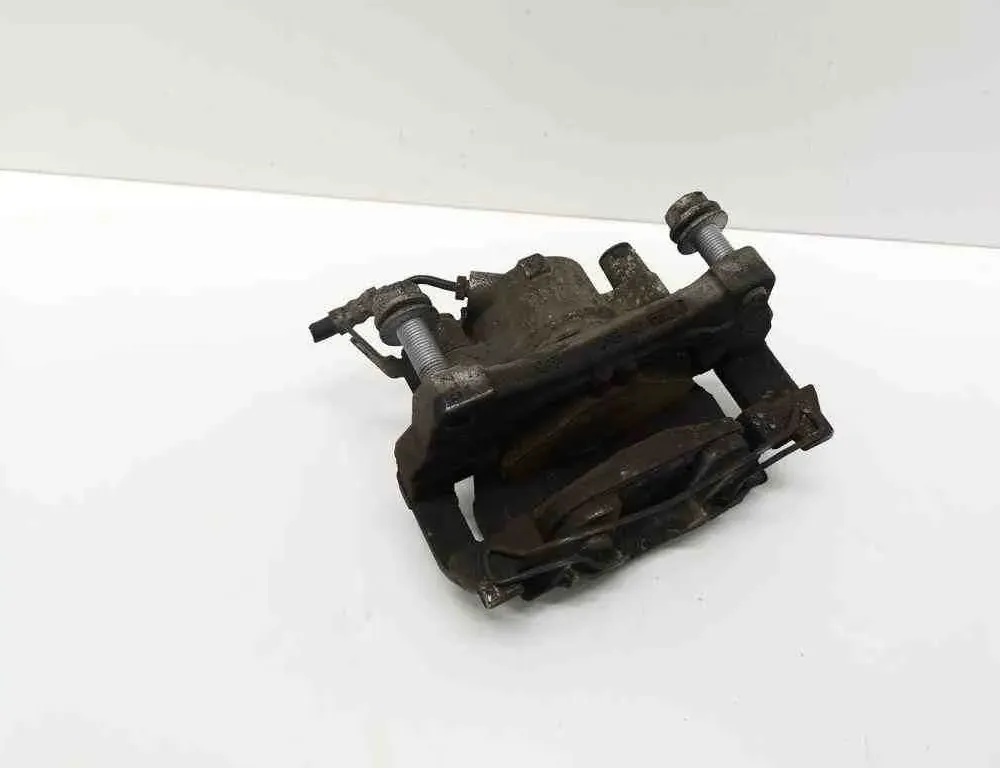 AUDI A4 B9/8W (2015-2024) Étrier de frein avant droit ACF001 32634416