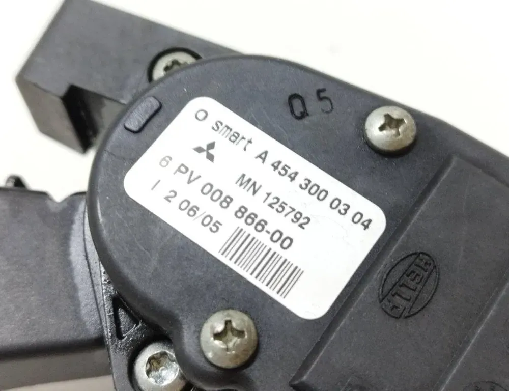 MITSUBISHI Colt 6 generation (2002-2013) Pédale d'accélérateur A4543000304 33553150