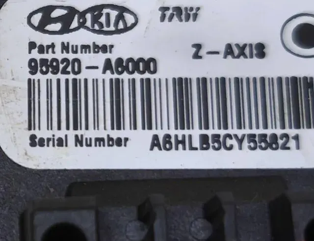 HYUNDAI i30 GD (2 generation) (2012-2017) Capteur d'impact côté droit 95920A6000 34270990