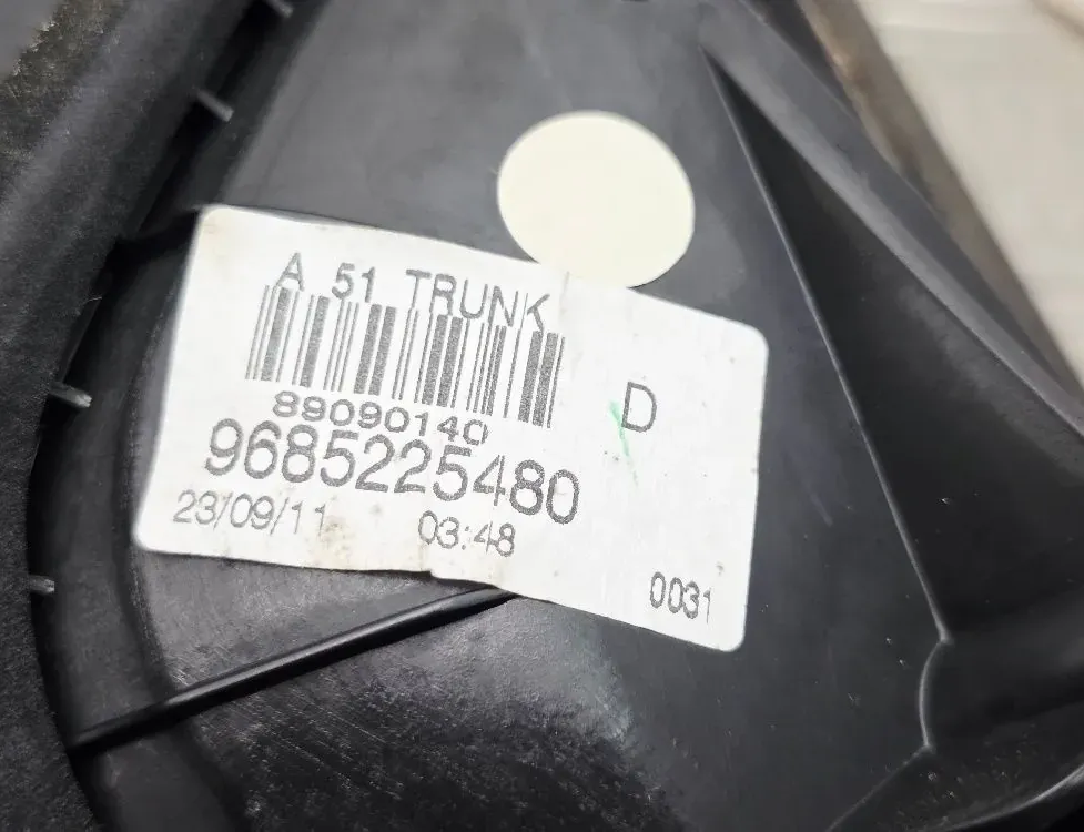 CITROËN C3 Picasso 1 generation (2008-2016) Feu arrière du hayon côté droit 9685225480 34923878