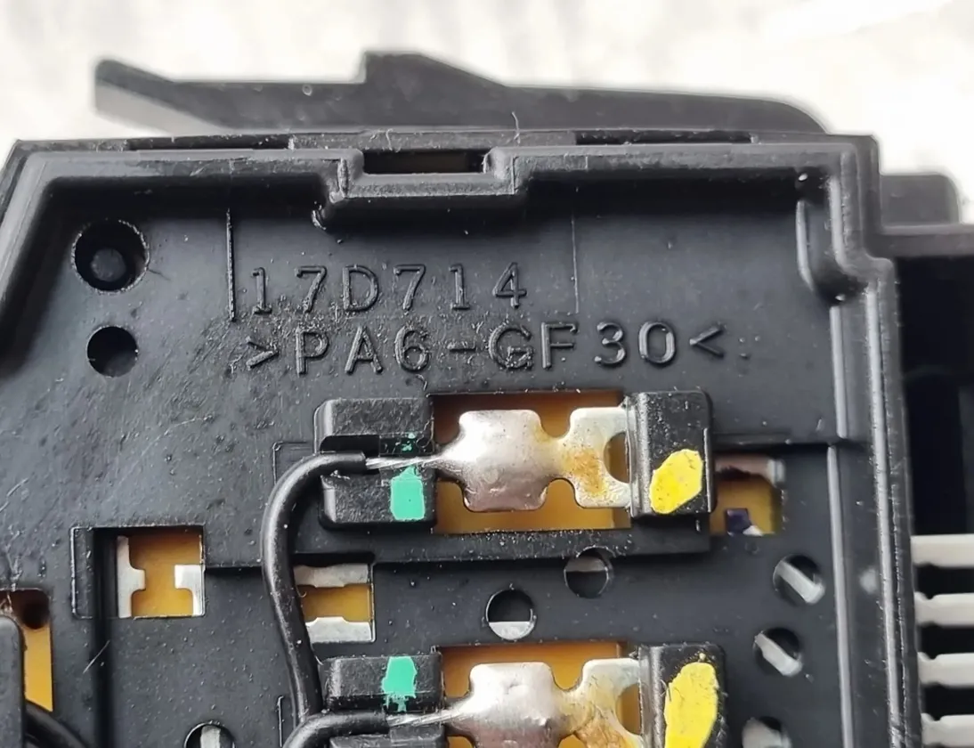 MITSUBISHI Outlander 1 generation (2001-2008) Contrôle des essuie-glaces 17D714,E532016 27526257