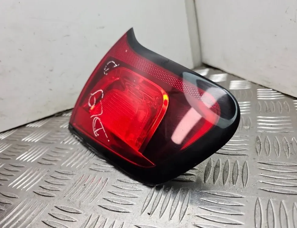 CITROËN C3 Picasso 1 generation (2008-2016) Feu arrière du hayon côté droit 9685225480 34923878