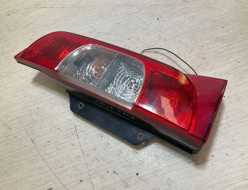 PEUGEOT Bipper 1 generation (2008-2020) Feu arrière droit 13202F,01353205080E 33800848