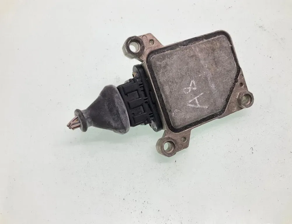 AUDI A8 D2/4D (1994-2002) Capteur d'accélération 4D0907657 33801380