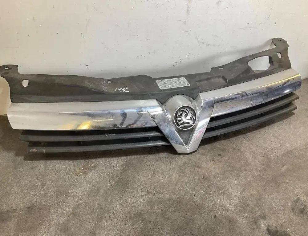 OPEL Astra H (2004-2014) Calandre 13108471 33802313