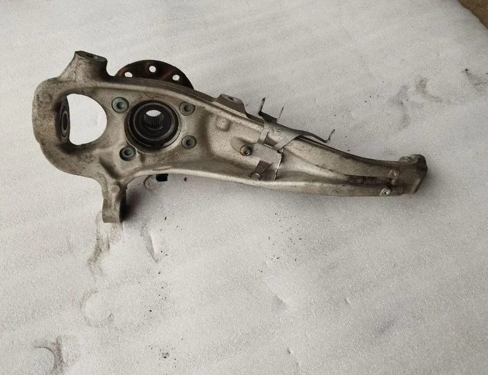 VOLKSWAGEN Touareg 2 generation (2010-2018) Moyeu De Roue Avant Droit 7P0407246A 31414952