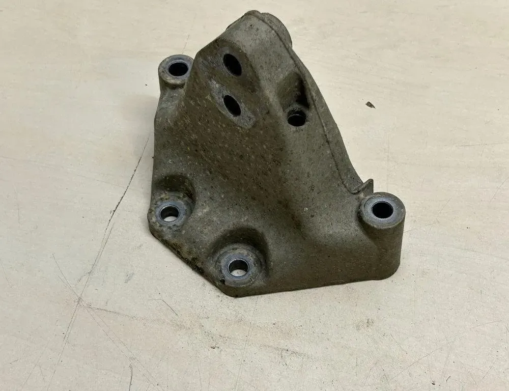 PORSCHE Cayenne 958 (2010-2018) Support de montage de boîte de vitesses 7P5399649 31414983