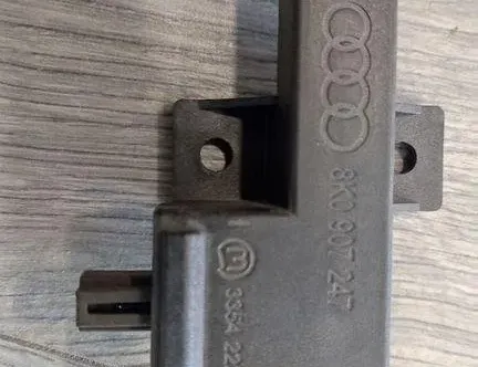 AUDI A8 D2/4D (1994-2002) Calculateur du système de freinage 8K0907247 31415496