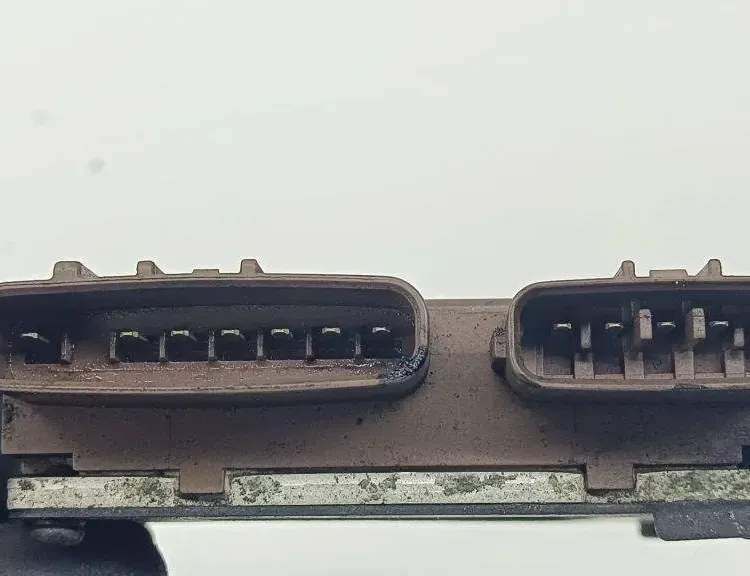 TOYOTA RAV4 2 generation (XA20) (2000-2006) Calculateur d'injecteurs de carburant 8987120030 31898346