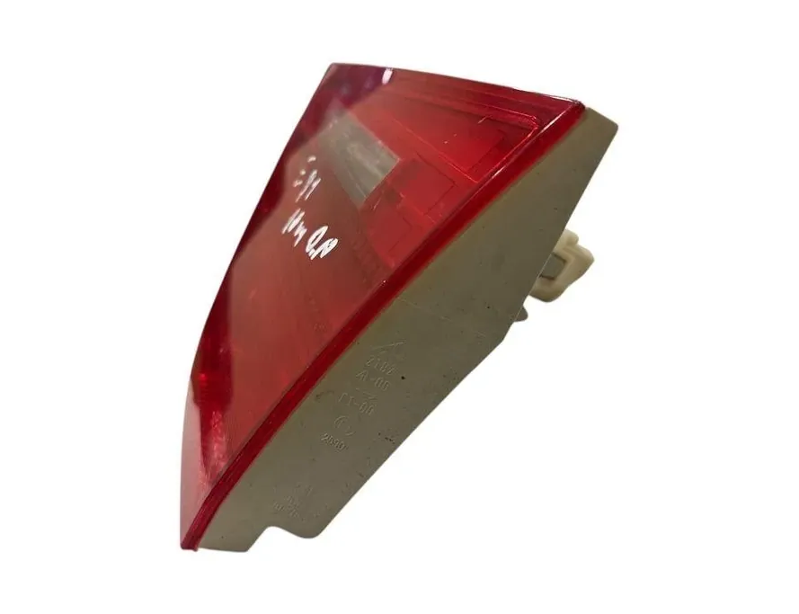 BMW 3 Series E90/E91/E92/E93 (2004-2013) Feu arrière du hayon côté droit 21820203 35111072