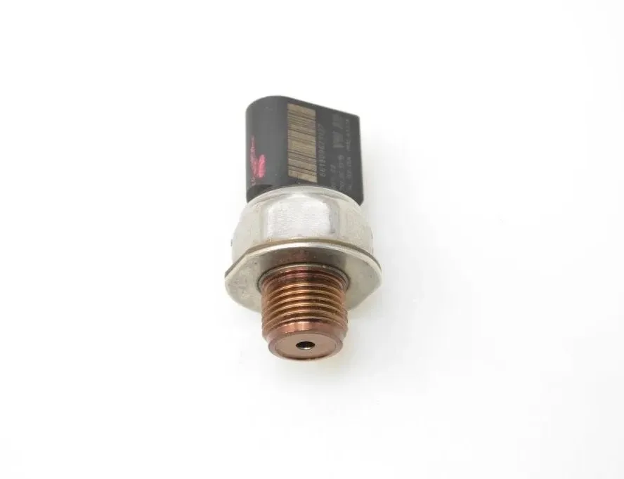 VOLKSWAGEN Golf 7 generation (2012-2024) Capteur de pression de rampe d'alimentation en carburant 04L906054 28242803