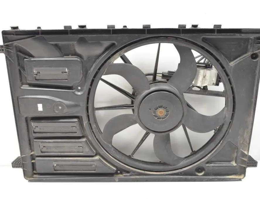VOLVO V40 2 generation (2012-2020) Radiateur de ventilateur de refroidissement du moteur 31319166 33041810
