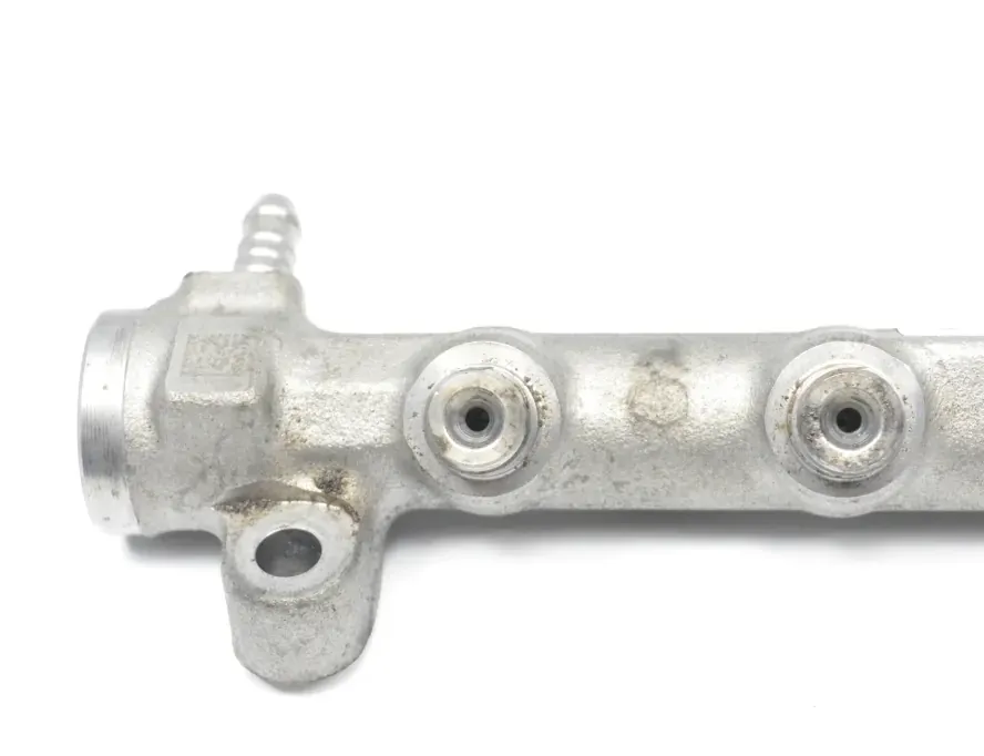 VOLKSWAGEN Golf 7 generation (2012-2024) Rampe de carburant 04L089D 34804074