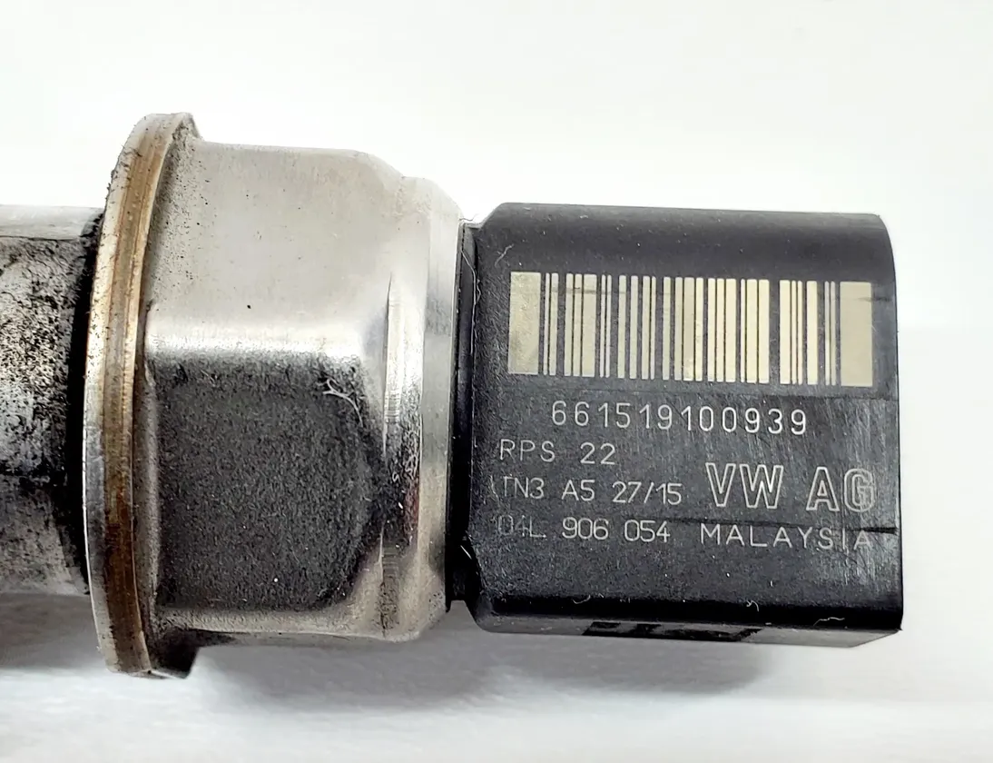 SKODA Octavia 3 generation (2013-2020) Rampe de carburant 04L906054,04L089D 17190654