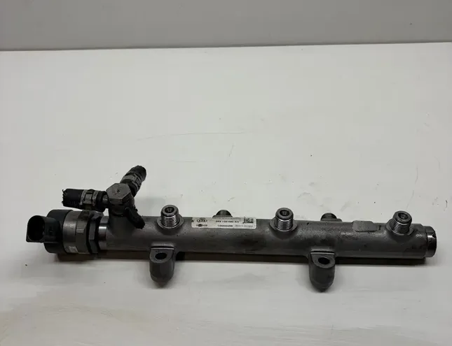 AUDI A6 C6/4F (2004-2011) Rampe de carburant 059130090AH 34293698