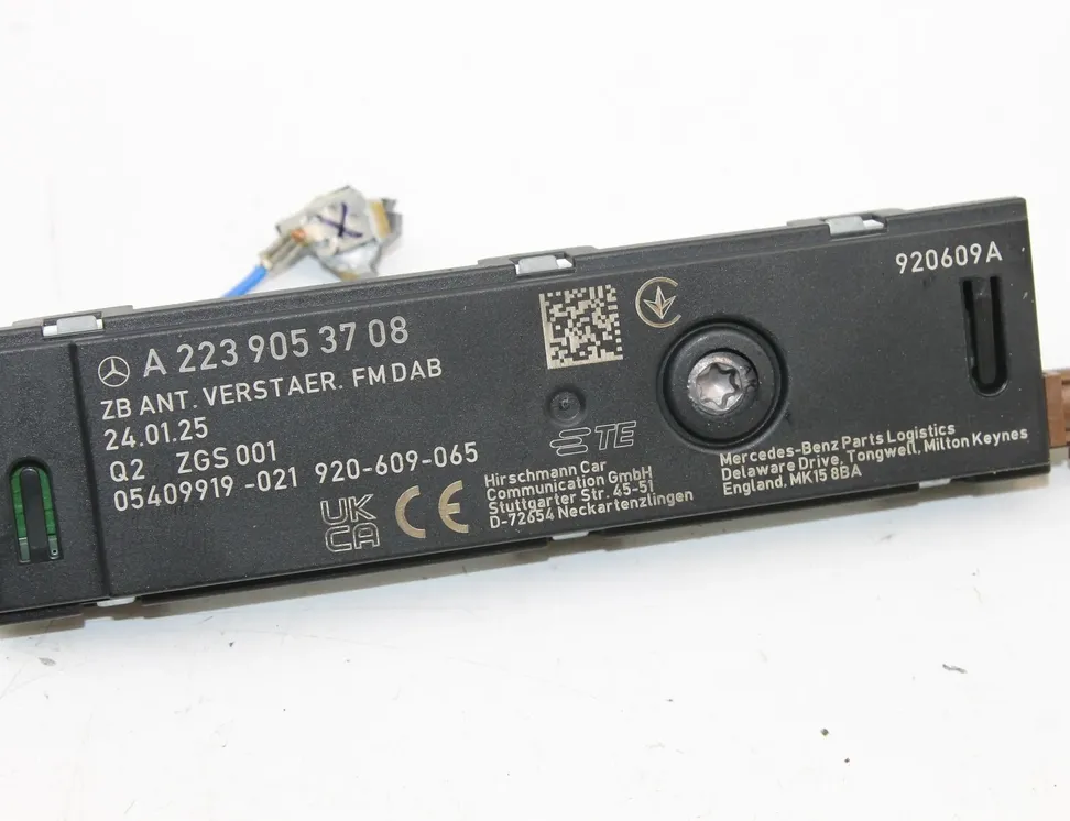 MERCEDES-BENZ C-Class W206 (2021-2023) Amplificateur d'antenne du couvercle de coffre A2239053708 35111542