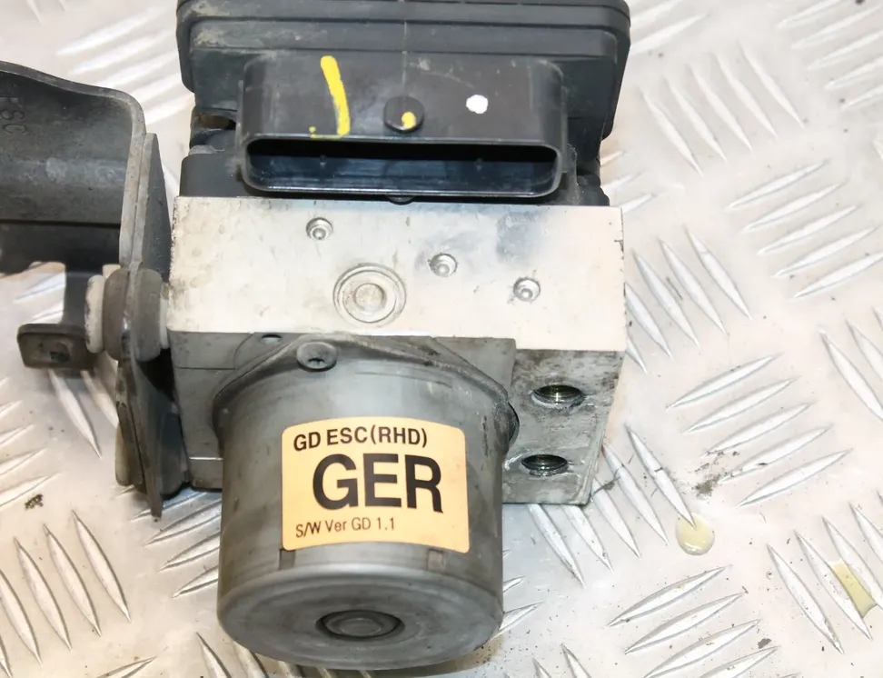 HYUNDAI i30 GD (2 generation) (2012-2017) Pompe ABS A6589-20500 11573130