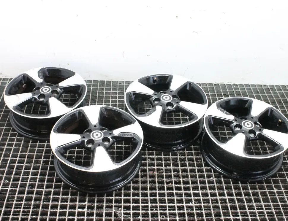 SMART Forfour 2 generation (2015-2023) Jeu de roues A4534015801 33373390