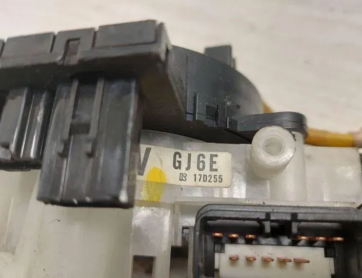 MAZDA 6 GG (2002-2007) Interrupteur de manette d'essuie-glace GJ6E,17D255 24417948