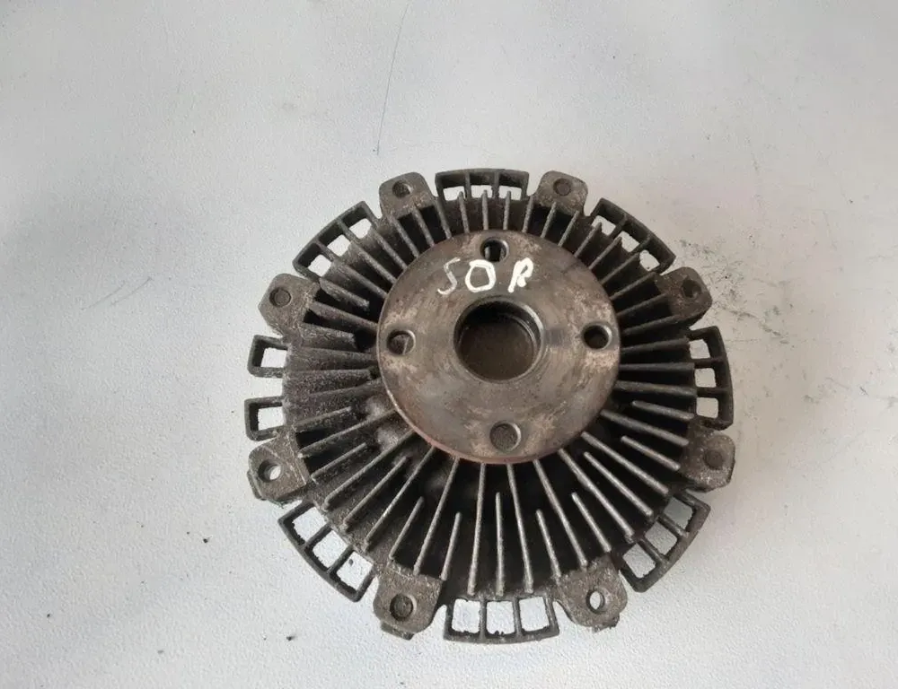 KIA Sorento 1 generation (2002-2011) Couplage de ventilateur 33620880