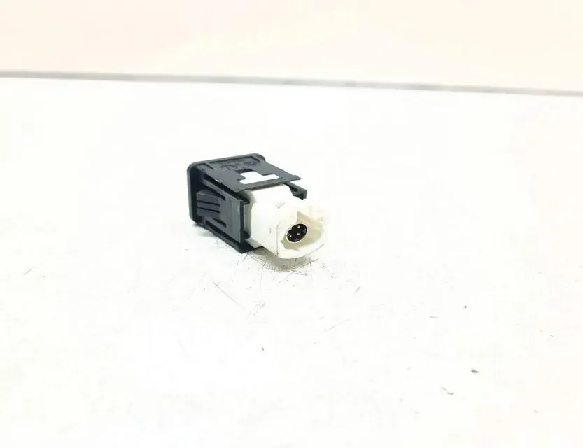BMW 3 Series Gran Turismo F34 (2013-2017) USB 9229294 33730259