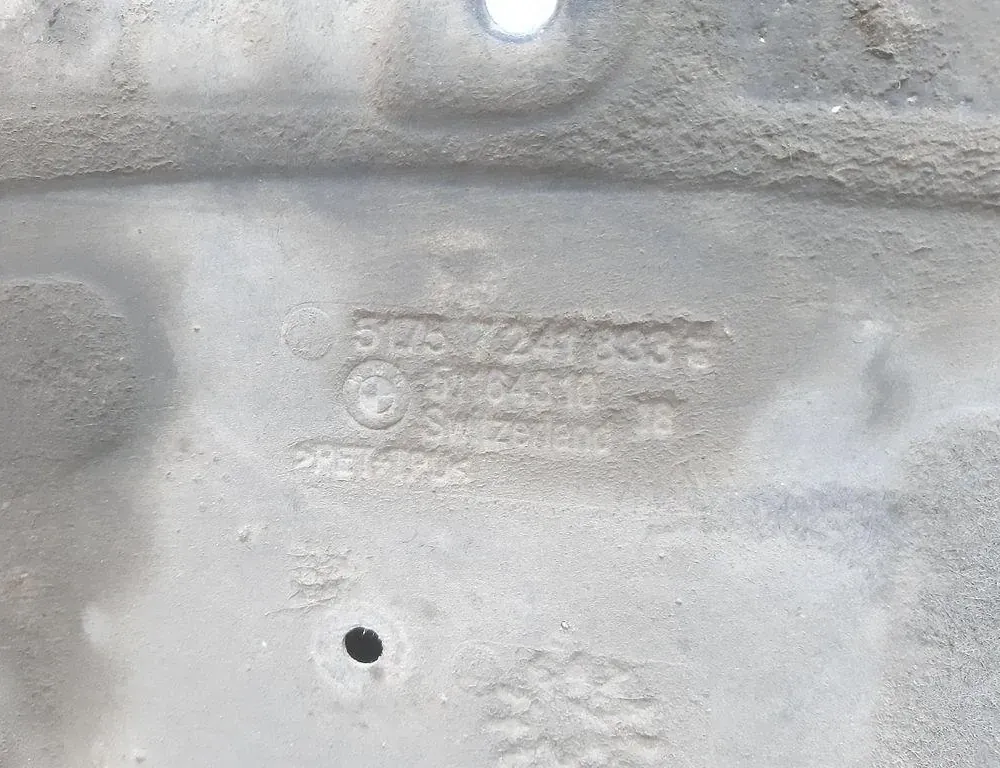 BMW 3 Series F30/F31 (2011-2020) Cache dessous de caisse côté gauche 7241833 33733229