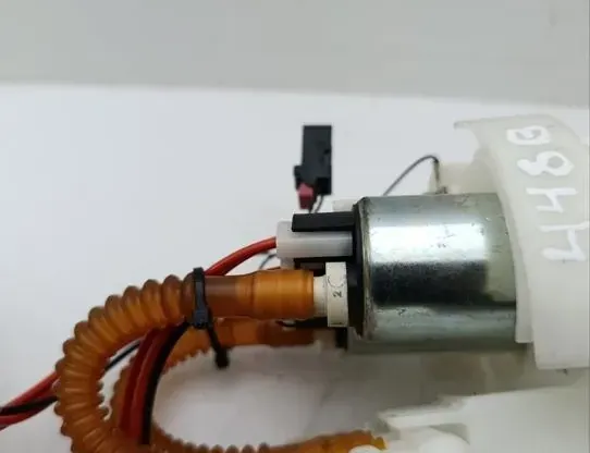 BENTLEY Bentayga 1 generation (2015-2024) Pompe à carburant 36A298311A,100152700,7N0972703 33822485