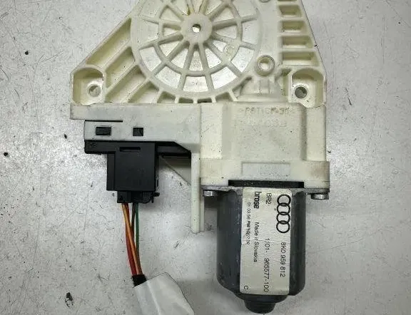 SKODA Yeti 1 generation (2009-2018) Moteur de lève-vitre de porte avant gauche 8K0959812 30589697