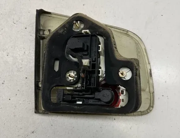 VOLKSWAGEN Touareg 1 generation (2002-2010) Feu arrière du hayon côté droit 7L6945094H 30590146