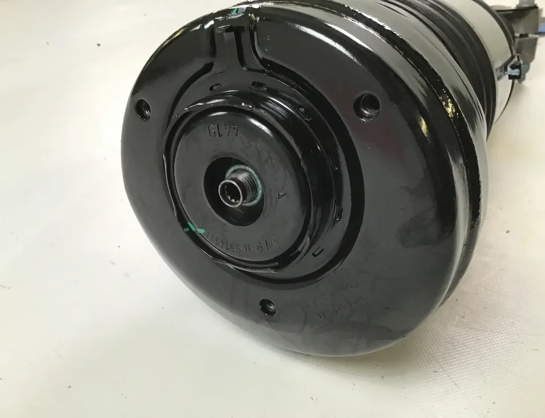 VOLKSWAGEN Touareg 3 generation (2018-2024) Amortisseur Avant Gauche 4M4616039J 33500959