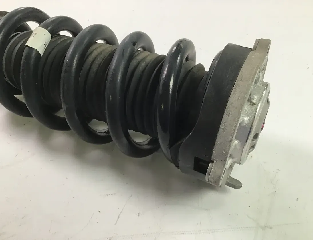 VOLKSWAGEN Touareg 3 generation (2018-2024) Amortisseur Avant Gauche 4M4413031AB 33500979