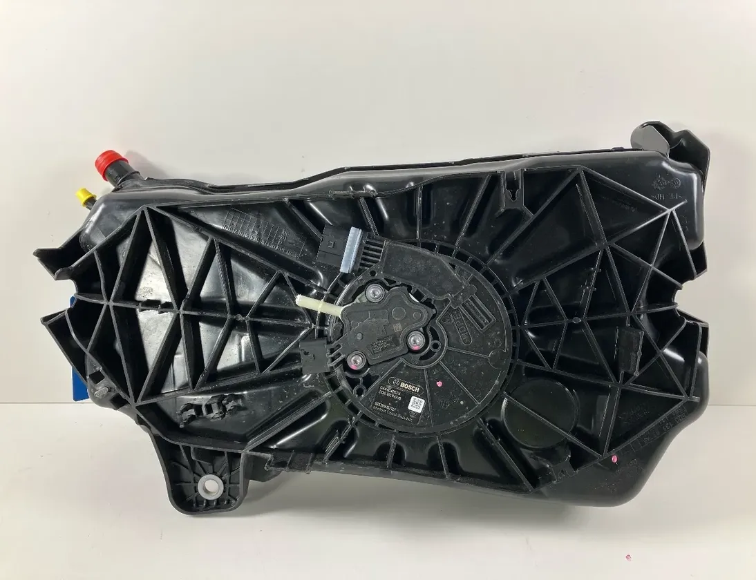 VOLKSWAGEN Variant VII TDI (2014-2024) Réservoir AdBlue 5WA131877S,5WA131877A,5WA131877D 34494921